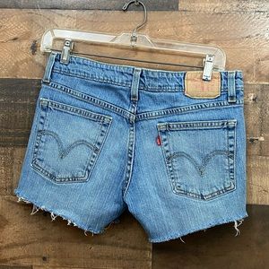 Vintage Levi’s Frayed Hem Shorts